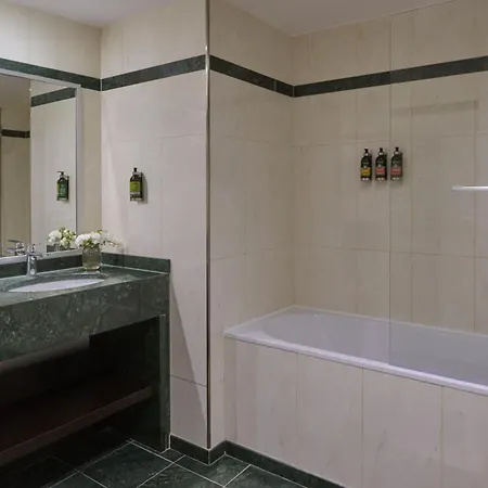 Fraser Le Claridge Champs-elysees 5*
